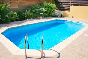 piscine-shutterstock_61753705